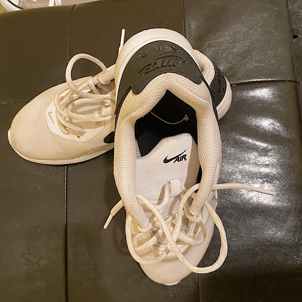 NIKE AIR MAX OKETO SNEAKER SIZE 9